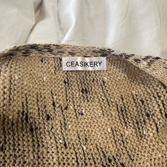 Chic Beige and Brown Cowl Neck Sweater with Fringe - Picture 3 of 8